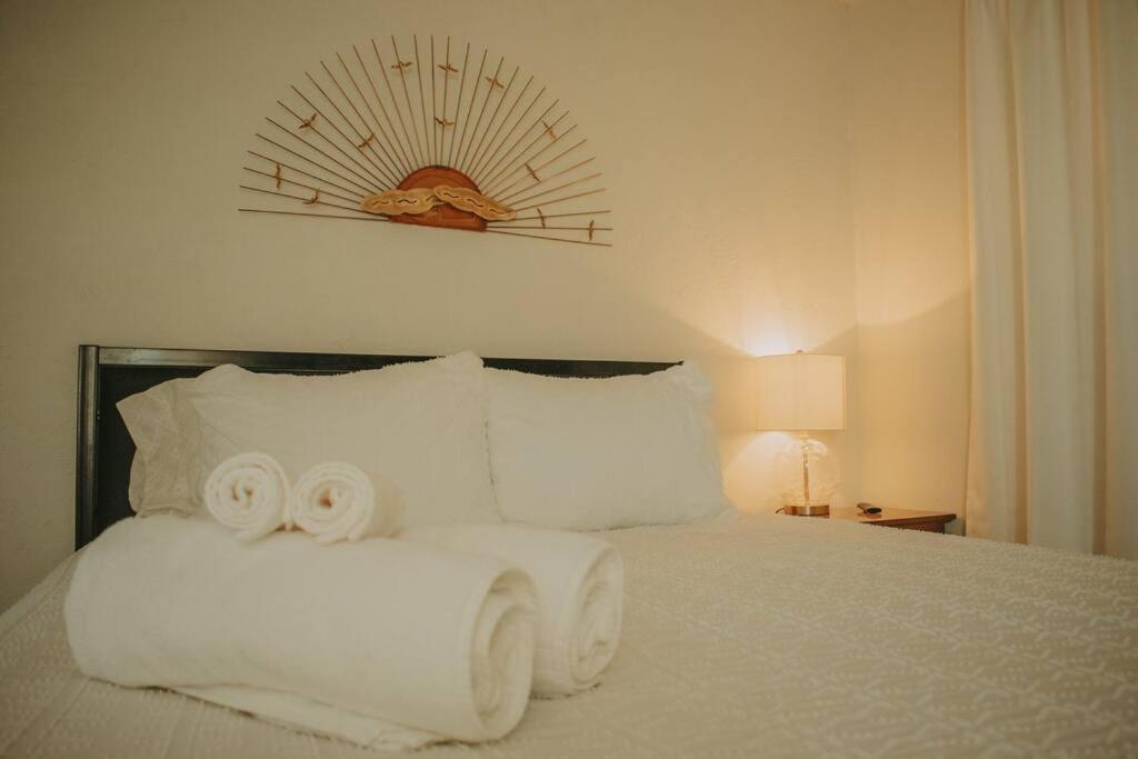 הוילה אלבוקרקי Casa Charleston-3Br-2Bath-Hot Tub-Pet Friendly-No Pet Fees! מראה חיצוני תמונה