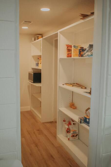 הוילה אלבוקרקי Casa Charleston-3Br-2Bath-Hot Tub-Pet Friendly-No Pet Fees! מראה חיצוני תמונה
