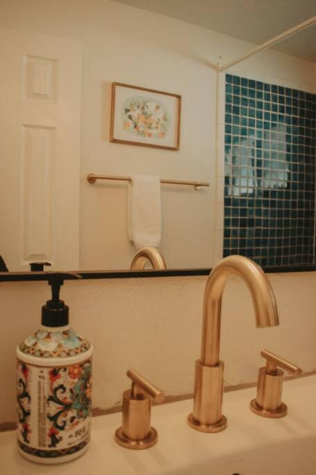 הוילה אלבוקרקי Casa Charleston-3Br-2Bath-Hot Tub-Pet Friendly-No Pet Fees! מראה חיצוני תמונה