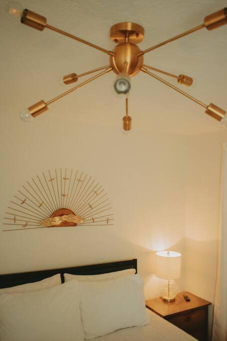 הוילה אלבוקרקי Casa Charleston-3Br-2Bath-Hot Tub-Pet Friendly-No Pet Fees! מראה חיצוני תמונה