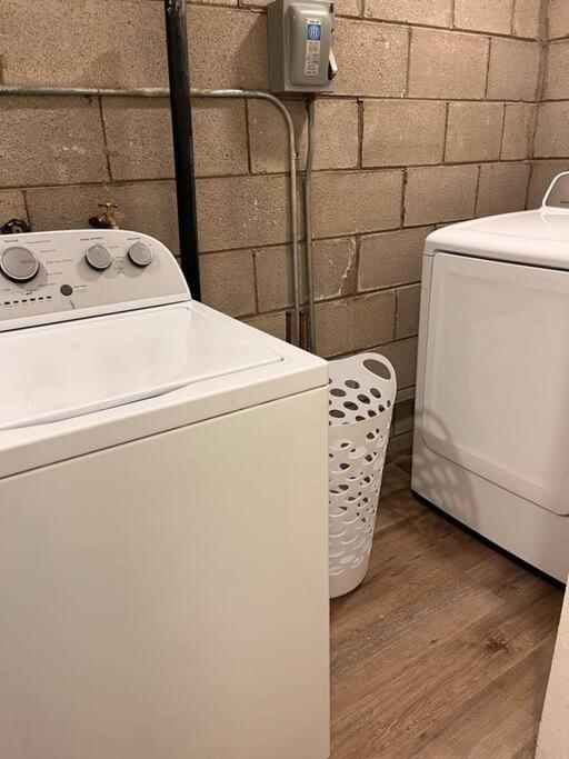 הוילה אלבוקרקי Casa Charleston-3Br-2Bath-Hot Tub-Pet Friendly-No Pet Fees! מראה חיצוני תמונה