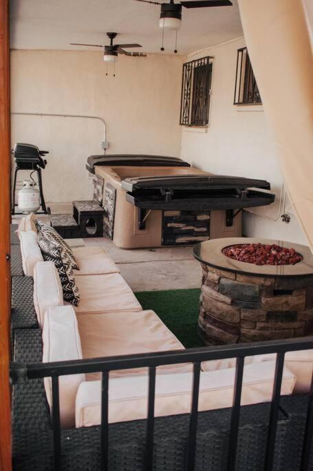 הוילה אלבוקרקי Casa Charleston-3Br-2Bath-Hot Tub-Pet Friendly-No Pet Fees! מראה חיצוני תמונה