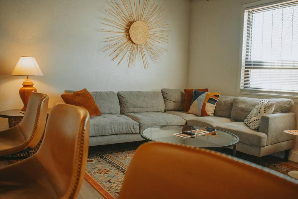 הוילה אלבוקרקי Casa Charleston-3Br-2Bath-Hot Tub-Pet Friendly-No Pet Fees! מראה חיצוני תמונה