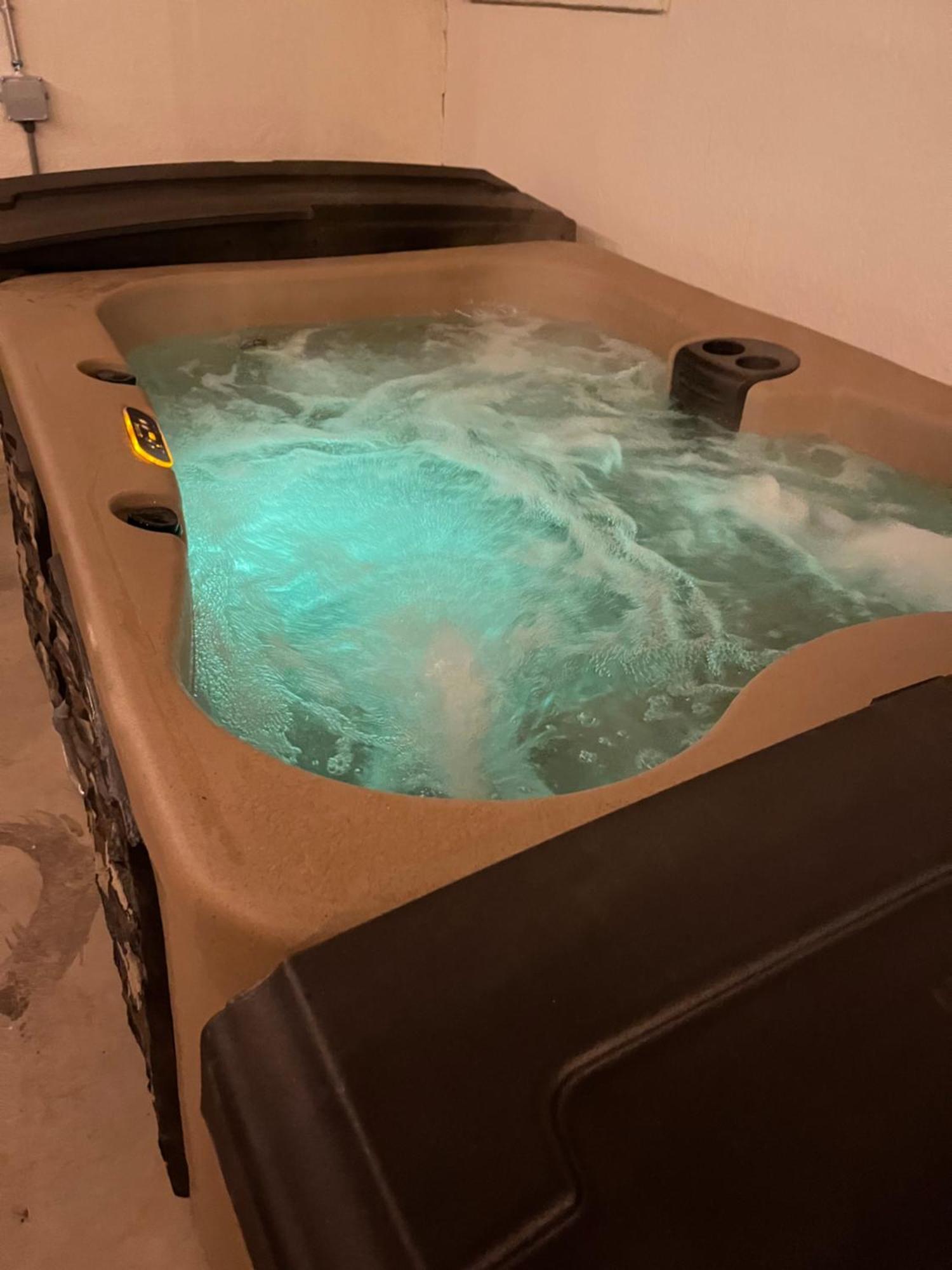 הוילה אלבוקרקי Casa Charleston-3Br-2Bath-Hot Tub-Pet Friendly-No Pet Fees! מראה חיצוני תמונה